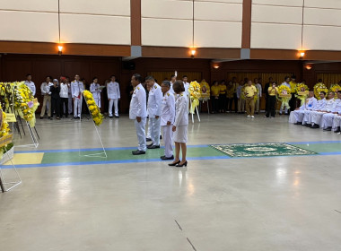 เข้าร่วมพิธีวางพวงมาลาถวายสักการะเนื่องในวันคล้ายวันสวรรคตสมเด็จพระนเรศวรมหาราช ... พารามิเตอร์รูปภาพ 2