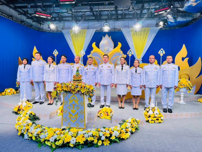 เข้าร่วมบันทึกเทปโทรทัศน์รายการพิเศษถวายพระพรชัยมงคล ... พารามิเตอร์รูปภาพ 1