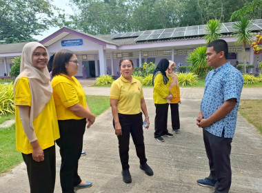 เข้าตรวจเยี่ยมกิจกรรมสหกรณ์นักเรียน และได้มอบอุปกรณ์กีฬา พารามิเตอร์รูปภาพ 5