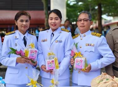 ร่วมพิธีทำบุญตักบาตร เพื่อถวายพระราชกุศล พารามิเตอร์รูปภาพ 3