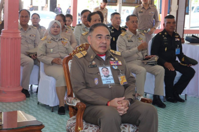 ร่วมต้อนรับพลเอก กัมปนาท รุดดิษฐ์ องคมนตรี และคณะติดตาม ... พารามิเตอร์รูปภาพ 1