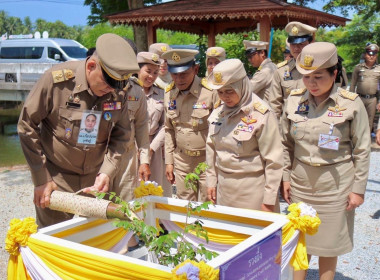 ร่วมต้อนรับพลเอก กัมปนาท รุดดิษฐ์ องคมนตรี และคณะติดตาม ... พารามิเตอร์รูปภาพ 2