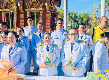 “เข้าร่วมพิธีสวดพระพุทธมนต์และทำบุญตักบาตร ... พารามิเตอร์รูปภาพ 9