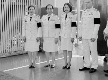 "ร่วมพิธีถวายน้ำสรงพระบรมศพหน้าพระฉายาลักษณ์ ... พารามิเตอร์รูปภาพ 7