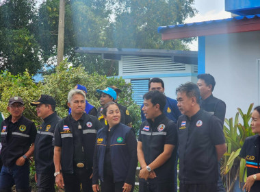 มอบสิ่งของให้แก่ชาวบ้านผู้ประสบอุทกภัย ... พารามิเตอร์รูปภาพ 1