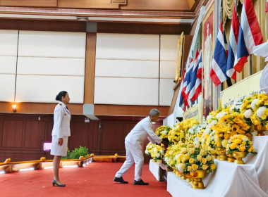 เข้าร่วมพิธีถวายราชสักการะแด่พระบาทสมเด็จพระบรมชนกาธิเบศร ... พารามิเตอร์รูปภาพ 2