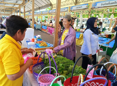 ร่วมเปิดงานธงฟ้าเยียวยาลดค่าครองชีพเพื่อบรรเทาความเดือดร้อนและลดภาระค่าครองชีพของประชาชนจังหวัดปัตตานี ... พารามิเตอร์รูปภาพ 6