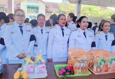 เข้าร่วมพิธีเจริญพระพุทธมนต์และทำบุญตักบาตรถวายพระกุศลเนื่องในโอกาสฉลองพระชนมายุ 99 พรรษา ... พารามิเตอร์รูปภาพ 1