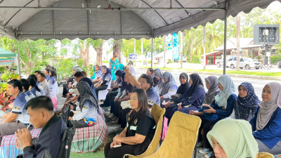 เข้าร่วมในพิธีเปิดงานรวมพลตลาดเกษตรกรจังหวัดปัตตานี พารามิเตอร์รูปภาพ 1