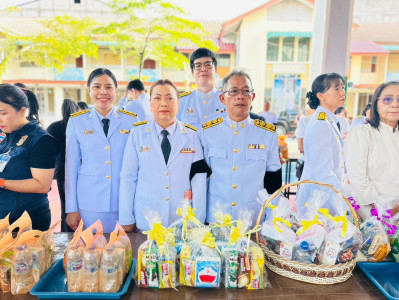 เข้าร่วมพิธีสวดพระพุทธมนต์และทำบุญตักบาตรถวายพระราชกุศล ... พารามิเตอร์รูปภาพ 1