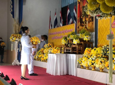 ร่วมพิธีวางพานพุ่มดอกไม้ถวายราชสักการะเนื่องในวันพระบาทสมเด็จพระพุทธยอดฟ้าจุฬาโลกมหาราช และวันที่ระลึกมหาจักรีบรมราชวงศ์ ... พารามิเตอร์รูปภาพ 3