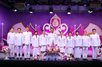 ร่วมบันทึกเทปรายการพิเศษถวายพระพร ... พารามิเตอร์รูปภาพ 1