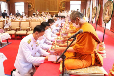 เข้าร่วมพิธีเจริญพระพุทธมนต์สมโภชพระพุทธรูปสำคัญประจำจังหวัด พระพุทธนวราชบพิตร เฉลิมพระเกียรติสมเด็จพระนางเจ้าสุทิดา พัชรสุธาพิมลลักษณ พระบรมราชินี ... พารามิเตอร์รูปภาพ 1