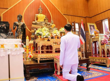 เข้าร่วมพิธีเจริญพระพุทธมนต์สมโภชพระพุทธรูปสำคัญประจำจังหวัด พระพุทธนวราชบพิตร เฉลิมพระเกียรติสมเด็จพระนางเจ้าสุทิดา พัชรสุธาพิมลลักษณ พระบรมราชินี ... พารามิเตอร์รูปภาพ 2