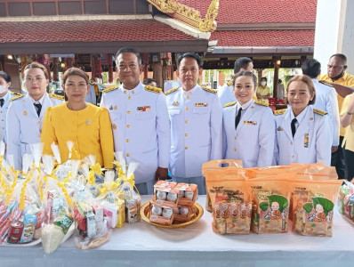 ร่วมในพิธีเจริญพระพุทธมนต์และทำบุญตักบาตร พารามิเตอร์รูปภาพ 1