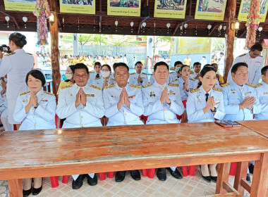 ร่วมในพิธีเจริญพระพุทธมนต์และทำบุญตักบาตร พารามิเตอร์รูปภาพ 2